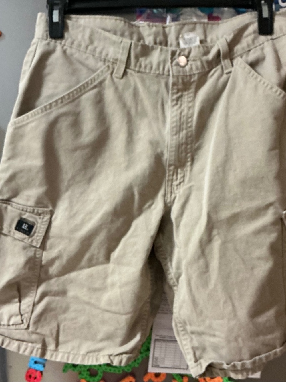 Men’s Levi cargo shorts